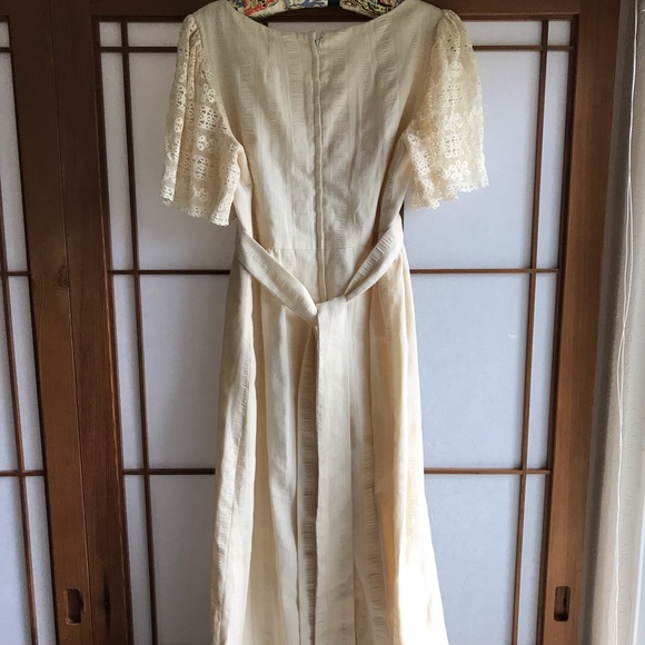 Gorgeous 60s/70’s Empire Waist Lace Maxi - Picture 7 of 8